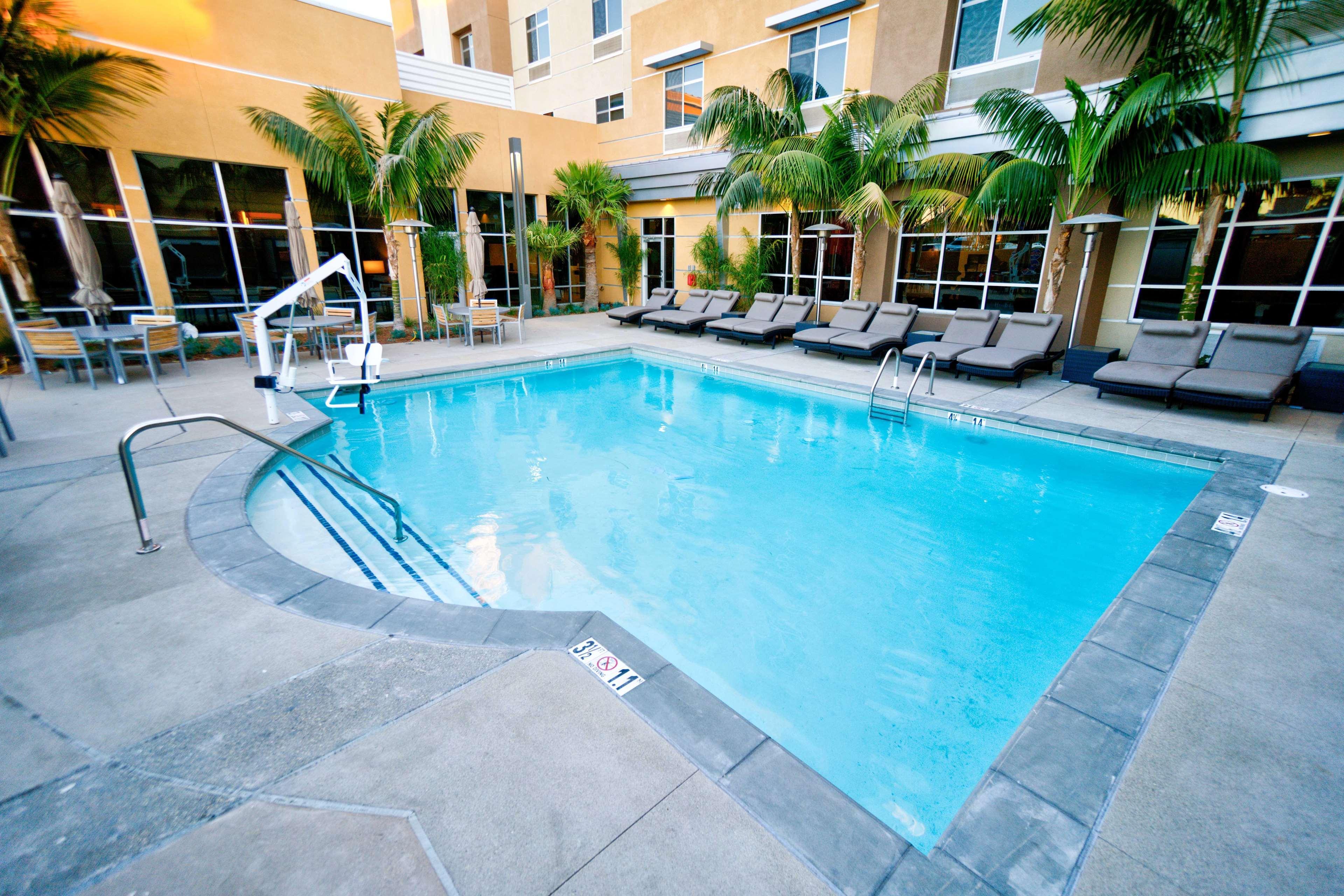 Hilton Garden Inn Santa Barbara/Goleta Екстер'єр фото