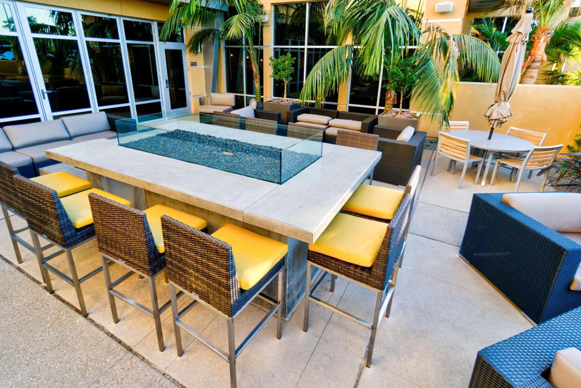 Hilton Garden Inn Santa Barbara/Goleta Екстер'єр фото